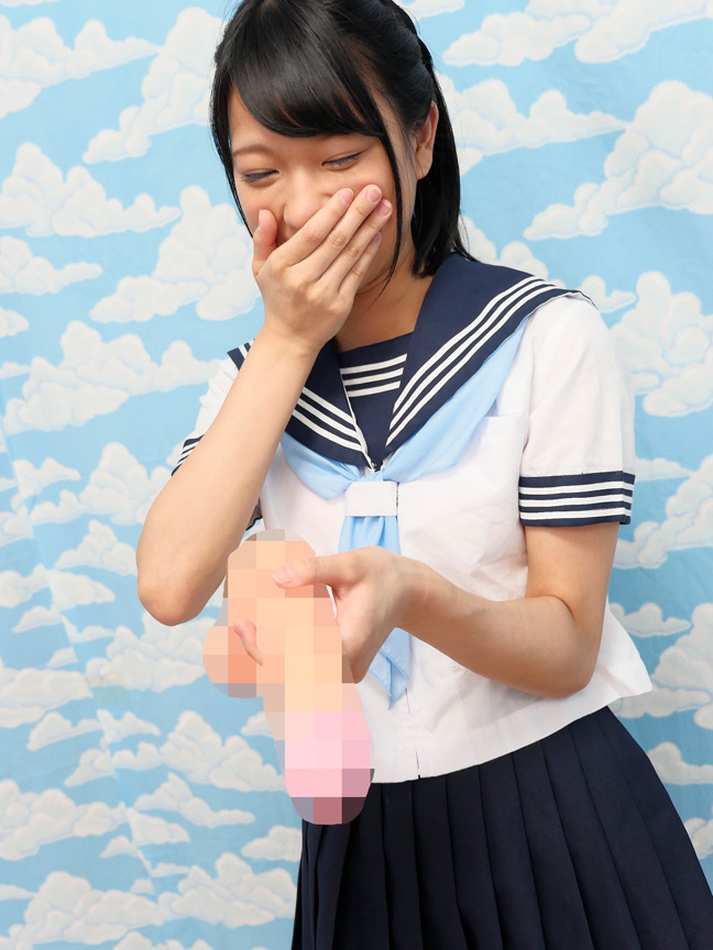 「渚ひまわりが制服女子姿で素股プレイ!代々木でナンパされた美少女の過激映像」のサンプル画像2枚目