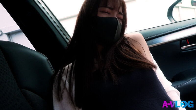 「【素人女子大生】コスプレ美女とカーセックス中出し！今どき女子の本音の恋愛事情を暴露」のサンプル画像4枚目