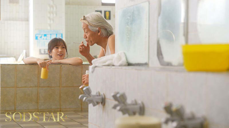 「小湊よつ葉が汗だく濃厚プレイ！スレンダーOLと巨根幼なじみの禁断再会セックス」のサンプル画像5枚目