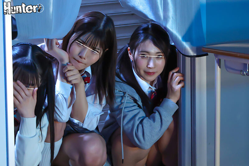 「【女子校生】旧校舎の秘密スペースで3P・4P中出し乱交!欲求不満な制服美少女たちとヤリ放題」のサンプル画像5枚目