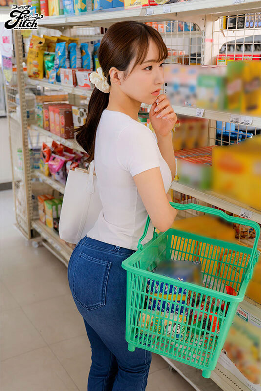 「海老咲あお 巨乳人妻がパイズリご奉仕＆中出し懇願 シンママのパパ活事情」のサンプル画像2枚目