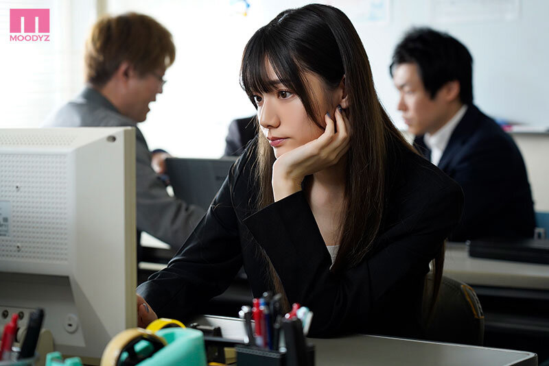 「宮下玲奈 美脚スレンダー女捜査官が乱交フェラで快楽堕ち 脚フェチ必見の監禁調教72時間」のサムネイル