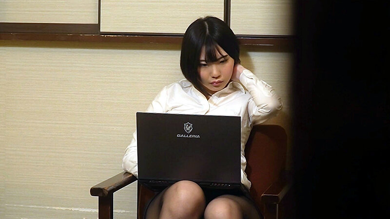 「【素人盗撮】ビジネスホテルで巨乳美女の秘密のオナニーを隠し撮り＃7」のサンプル画像3枚目