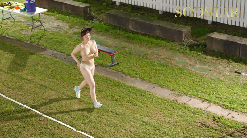 「神木麗が美乳と鍛えた筋肉ボディで挑む3P・4P全裸スポーツテスト体験」のサンプル画像14枚目