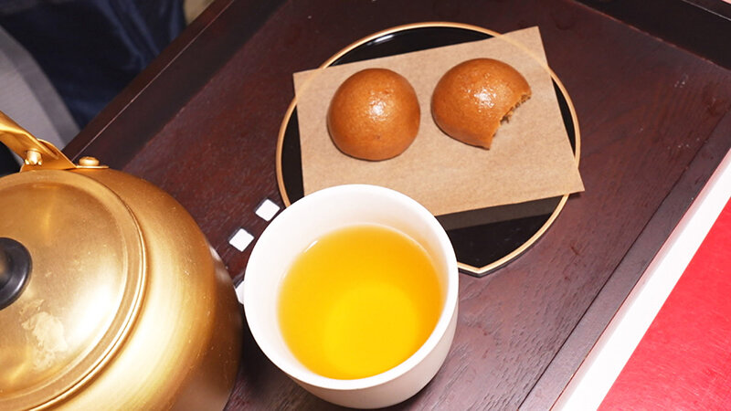 「平山羽那 初心な田舎娘JKが民宿で大人に辱められ中出し3Pの餌食に ミニ系女子校生」のサンプル画像2枚目