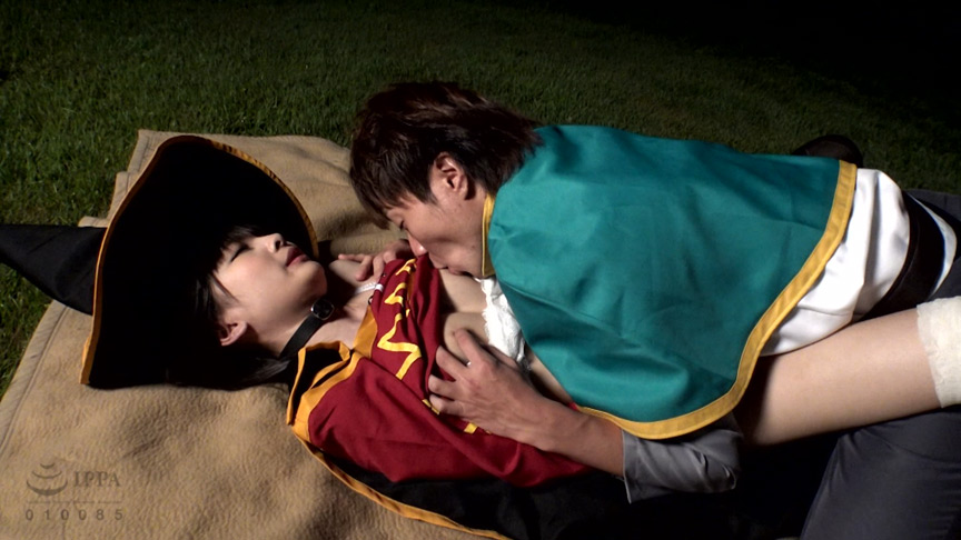 「【コスプレ】この素晴らしい世界に祝福を！めぐみん風コスプレ美女の激カワなりきりプレイ」のサンプル画像3枚目