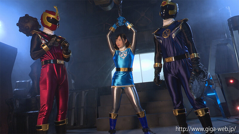 「角名つむぎが女戦士に！聖忍戦隊カゲブルーが敵に捕らわれ絶体絶命のピンチ」のサンプル画像8枚目