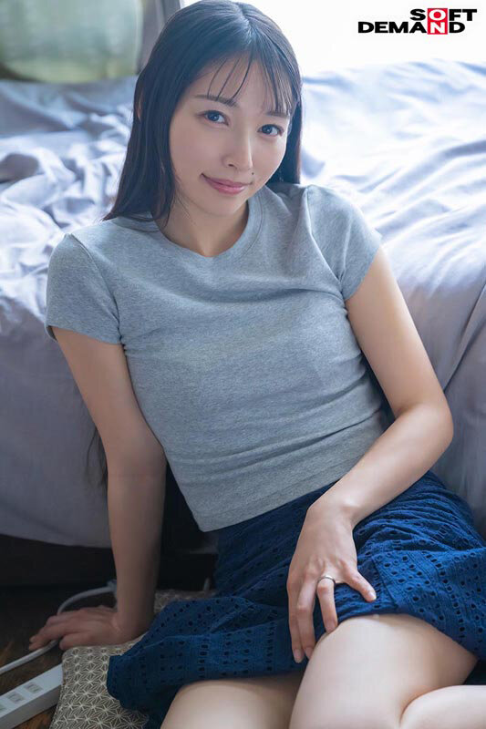 「玉井晴香が人妻コスプレで野外露出&潮吹き体験!33歳若ママの刺激的な一日」のサンプル画像3枚目