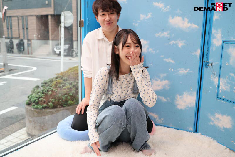 「マジックミラー号 オーバーオール姿の美巨乳大学生限定！！ 初めてのDEEP乳揉みで感度を上げて素人娘とガチSEX」のサンプル画像12枚目