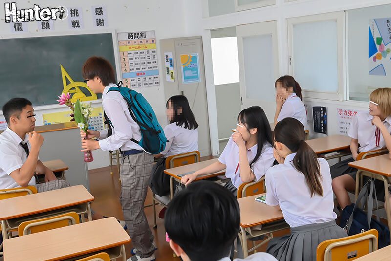 「【女子校生】ヤレる確率が見える世界で3P・4P中出し三昧!フェラご奉仕JKたちとの夢のハーレム生活」のサンプル画像2枚目