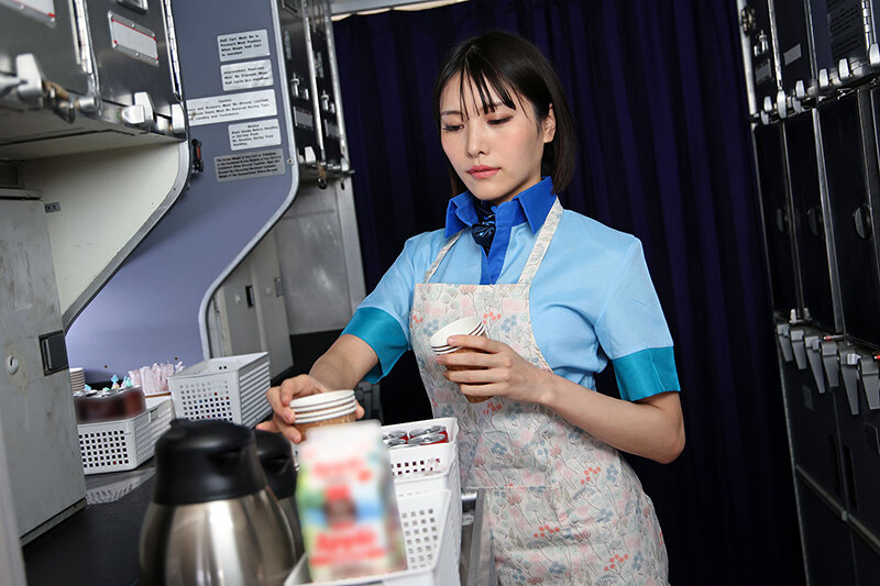 「美人キャビンアテンダントの痴女責め！S字尻振り騎乗位で中出しさせられる濃厚フライト」のサンプル画像12枚目