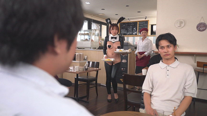 「天月あずのコスプレ動画|逆バニー姿でファミレス羞恥プレイ!高時給バイトの実態とは」のサンプル画像3枚目