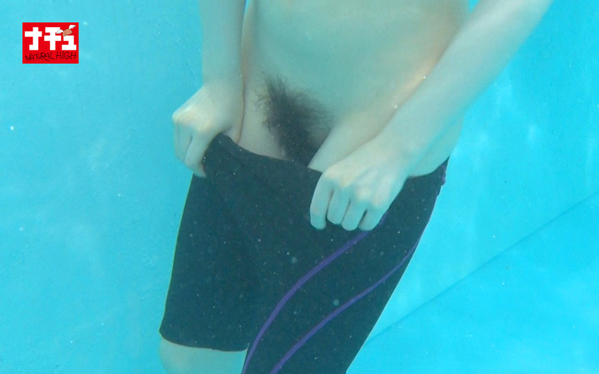 「【しずく&りおん】貧乳ボーイッシュ美少女が羞恥プールミッションで興奮中出しSEX」のサンプル画像6枚目