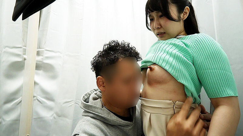 「ミニスカお姉さん店員のご奉仕フェラがエロい!美脚フェチ必見のすずねさん秘密サービス」のサンプル画像8枚目