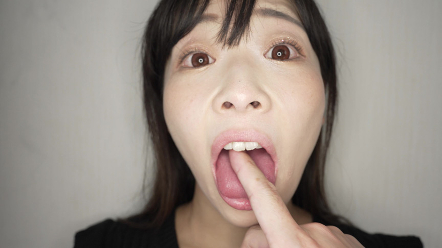 「【原美織】唾液たっぷり口臭チェックプレイ【個人撮影・フェチ動画】息と唾の濃厚接近体験」のサンプル画像4枚目