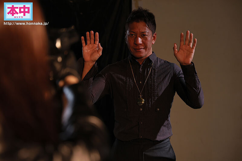 「響蓮が女捜査官役で潮吹き絶頂！時間停止で責められ中出しに堕ちる衝撃作品」のサンプル画像2枚目