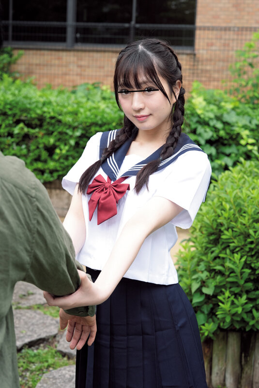 「【素人美少女】セーラー服スレンダー女子が逆ナンで即ハメ中出し！キス好き制服JKとの濃厚エッチ」のサンプル画像11枚目