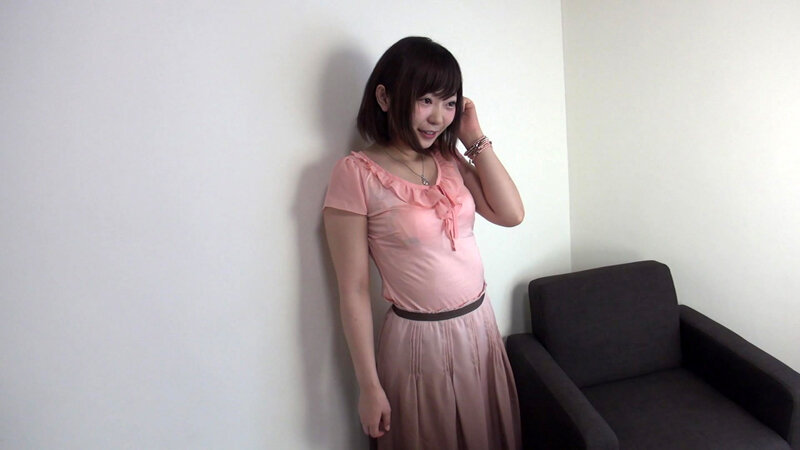 「【素人ナンパ】地味系女子大生をモデル撮影でお持ち帰り！実はビッチな彼女と中出しフェラ体験」のサムネイル