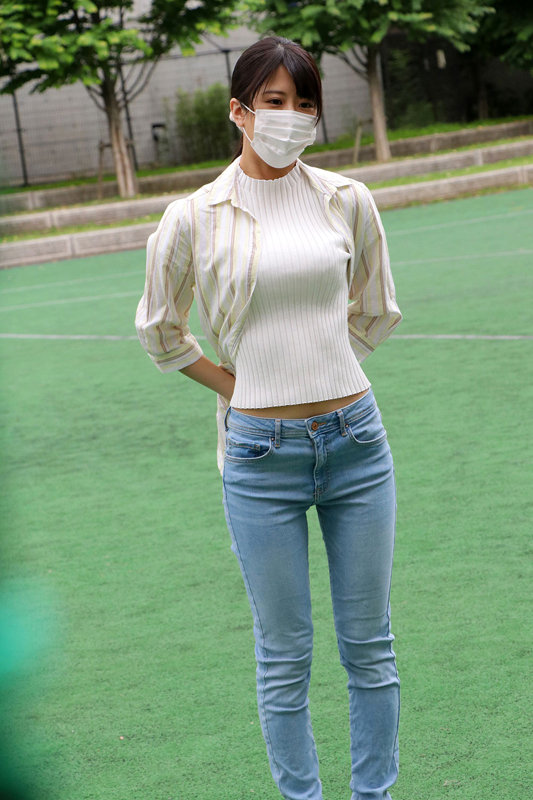 「素人巨乳美女を盗撮・のぞき撮影から中出しまで収録した暗黒シリーズ最新作」のサムネイル