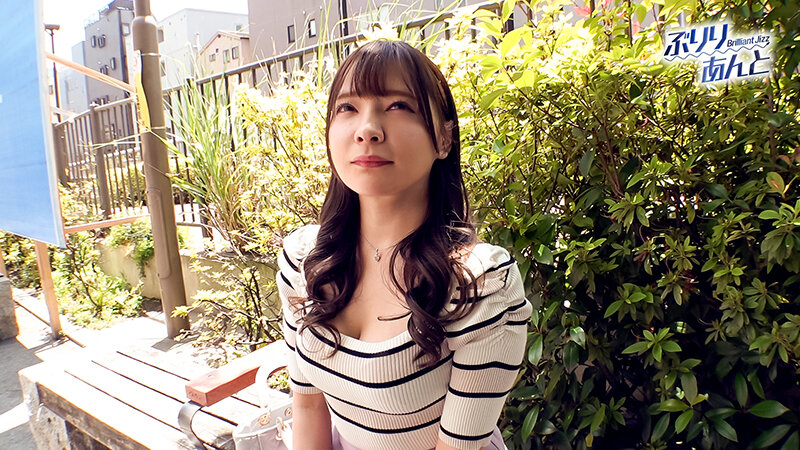 「【素人お姉さん】みおさんの生ハメ撮り3P中出し体験!美女バイト娘との濃厚プレイ」のサンプル画像2枚目