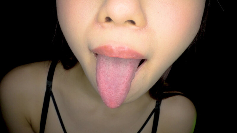 「笠木いちか 口内観察＆指しゃぶり動画｜素人お姉さんの開口器プレイが話題【個人撮影】」のサンプル画像4枚目