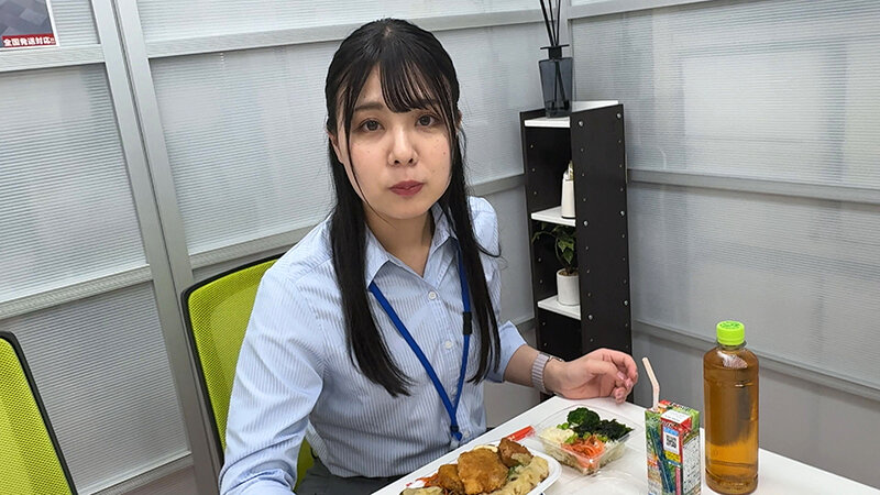 「生田優梨のあざと系OL動画|素人後輩女子との濃厚キス&顔射プレイが話題」のサンプル画像13枚目