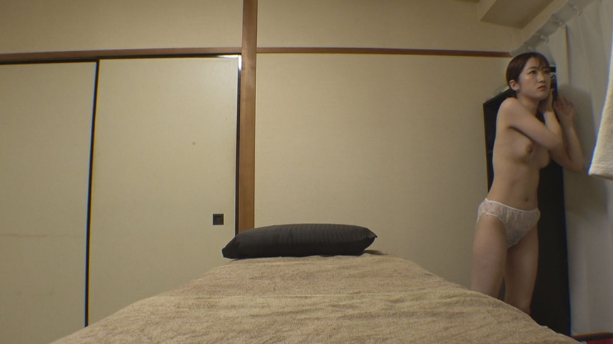 「【素人娘】興奮オイルマッサージで理性崩壊!火照る体が求める快感と中出し施術の全記録」のサンプル画像2枚目