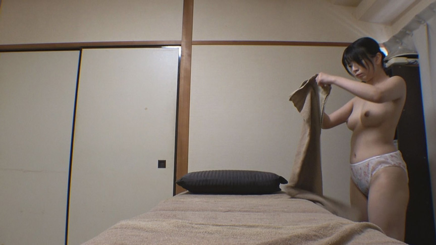 「【素人娘】興奮オイルマッサージで理性崩壊!火照る体が求める快感と中出し施術の全記録」のサンプル画像5枚目