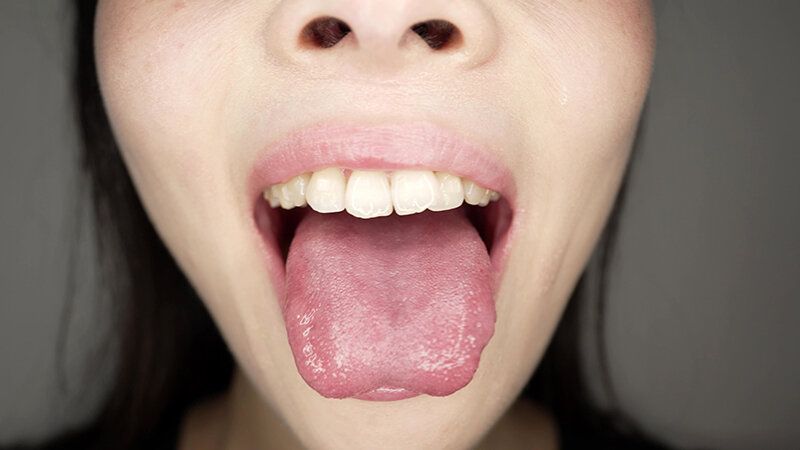 「【原美織】素人お姉さんをナンパ!唾液たっぷり口臭チェックで密着個人撮影」のサンプル画像15枚目