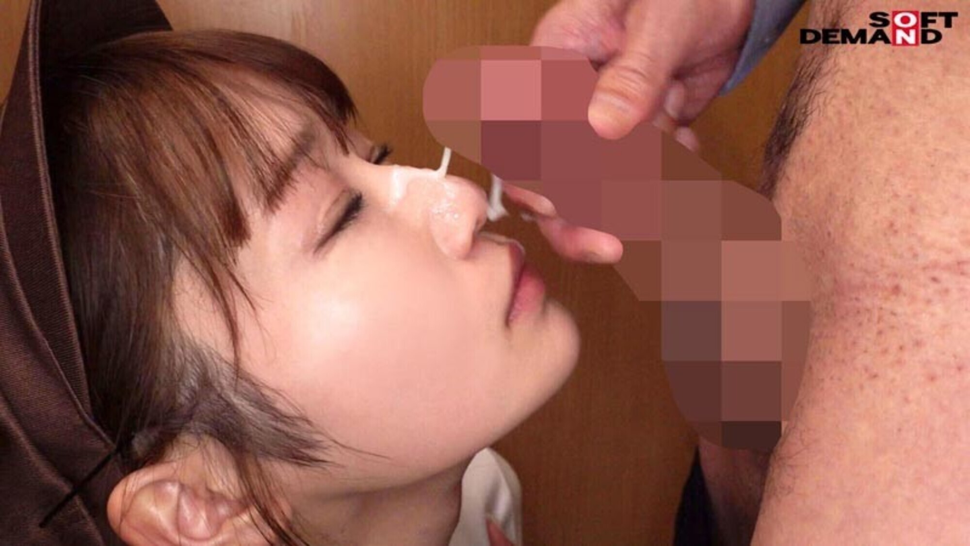 「【素人】スレンダー美人カフェ店員に顔射ぶっかけ連発!イラマチオで責められる敏感娘の出勤から退勤まで」のサンプル画像3枚目