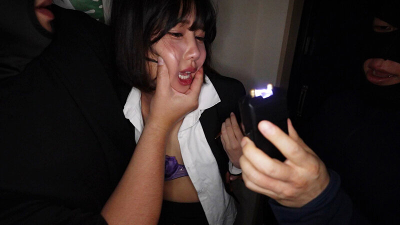 「一人暮らしのOLを狙う鬼畜レ●プ集団自宅押込み中出し強●性交 被害者M.Uさん」のサムネイル