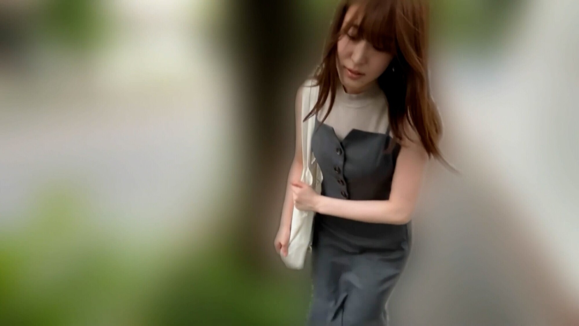 「高城なぎさちゃんとリモバイ散歩!街中で絶頂恥辱プレイ!」のサンプル画像6枚目