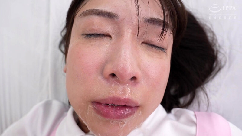 「湊波流のコスプレM女が拘束イラマチオで喉奥調教される介護士プレイ動画」のサンプル画像6枚目