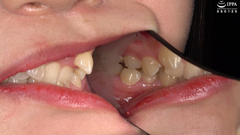 「【相楽さゆな】美少女M女の口内観察＆巨大女フェチプレイ｜歯・口腔フェチ動画」のサンプル画像4枚目