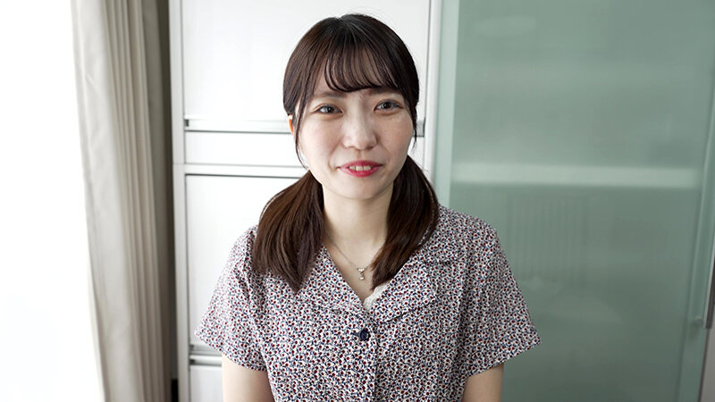 「【水月みお】美人お姉さんを街頭ナンパ！素人感あふれる個人撮影で魅せる舌ブラシ体験」のサムネイル