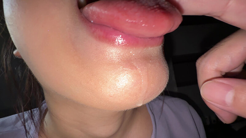 「【谷田かりな】素人お姉さんをナンパ!開口器で口内観察デカ舌チェック【個人撮影】」のサンプル画像13枚目