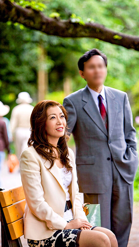 「巨乳熟女人妻がバイブ責めとフェラで乱れる背徳ドラマ傑作選【シルバー世代の淫らな情事】」のサムネイル