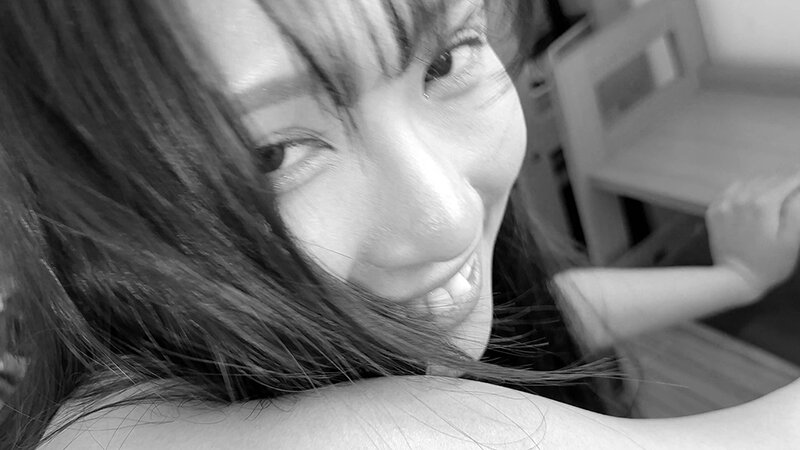 「【素人流出】芸能人の熱愛スクープ映像が流出！プライベート盗撮と生ハメ中出しの衝撃映像」のサンプル画像11枚目