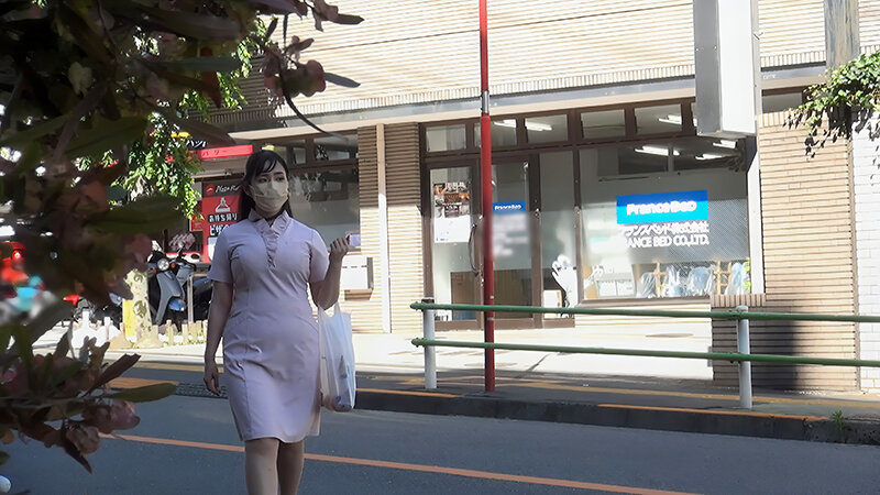 「美女32人に夢の中で中出し!女子校生・お姉さん・人妻が眠りながら感じる5時間SP」のサンプル画像2枚目