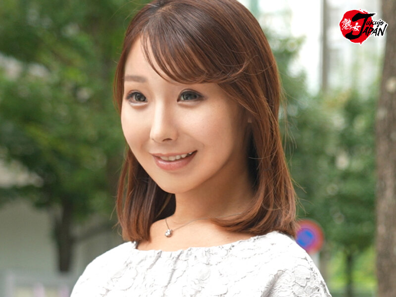 「竹内りさ子 四十路熟女人妻が初撮りで魅せる母乳と中出し解禁ドキュメント」のサンプル画像3枚目