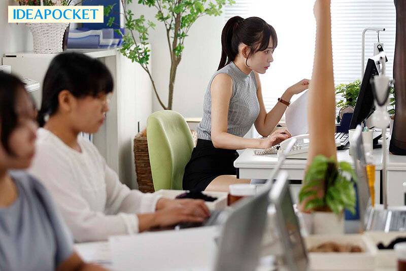 「古乃ほのの足コキが最高！スレンダー女上司のパンスト美脚で責められる脚フェチ必見作品」のサムネイル