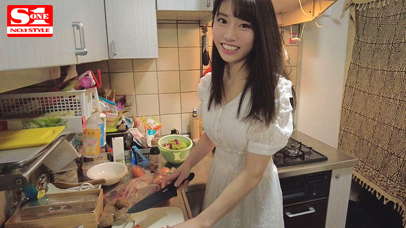 「河北彩花のハメ撮りSEXドキュメント|巨乳スレンダー美女の素顔に迫る濃密映像」のサンプル画像2枚目