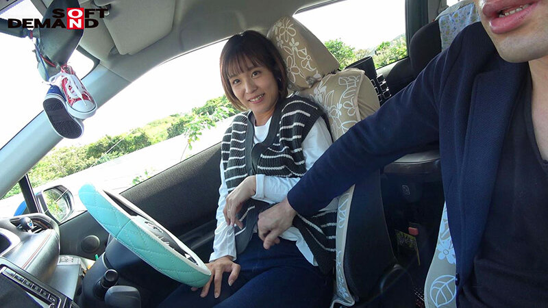 「玉城夏帆 母乳たっぷり人妻が潮吹き初体験!沖縄出身3児のママがAVデビュー」のサンプル画像13枚目