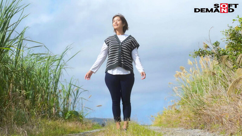 「玉城夏帆 母乳たっぷり人妻が潮吹き初体験!沖縄出身3児のママがAVデビュー」のサンプル画像6枚目