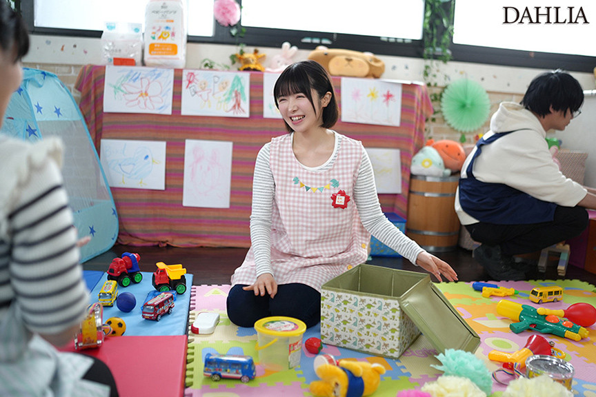 「善場まみが魅せる誘惑プレイ｜人気女優の大胆演技に釘付け【保育士コスプレ】」のサムネイル