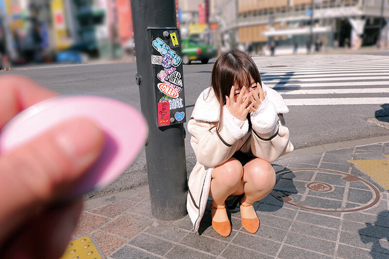 「【素人美少女】野外リモコンバイブ散歩で羞恥プレイ初体験!我慢できず絶頂&中出しセックス」のサンプル画像6枚目