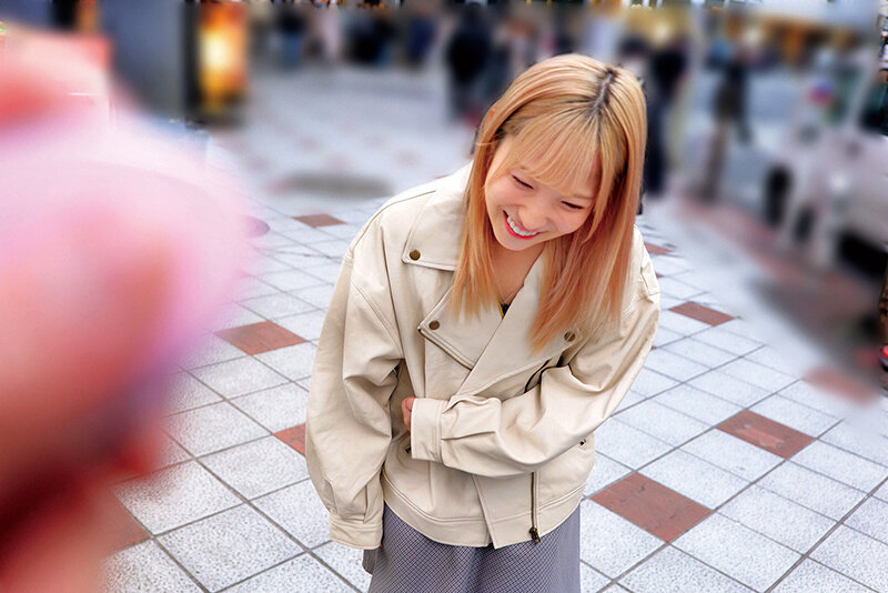 「【素人美少女】野外リモコンバイブ散歩で羞恥プレイ初体験!我慢できず絶頂&中出しセックス」のサンプル画像7枚目