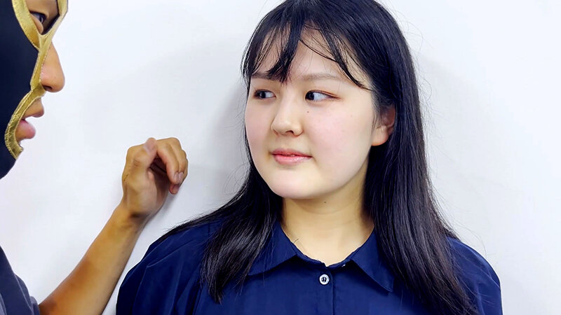 「【素人】お姉さん書店員にナンパでキス・接吻をお願い!M男が街中で声かけ挑戦する神企画」のサンプル画像2枚目