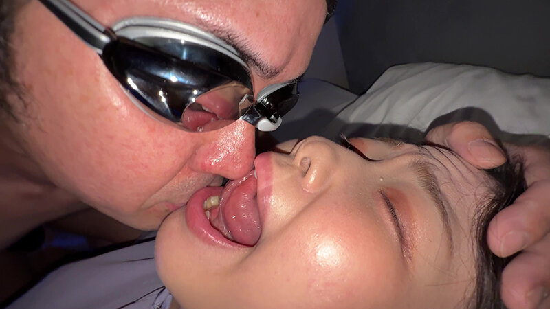 「【谷田かりな】素人お姉さんをナンパしてディープキス！濃厚キス好き必見の個人撮影動画」のサンプル画像19枚目