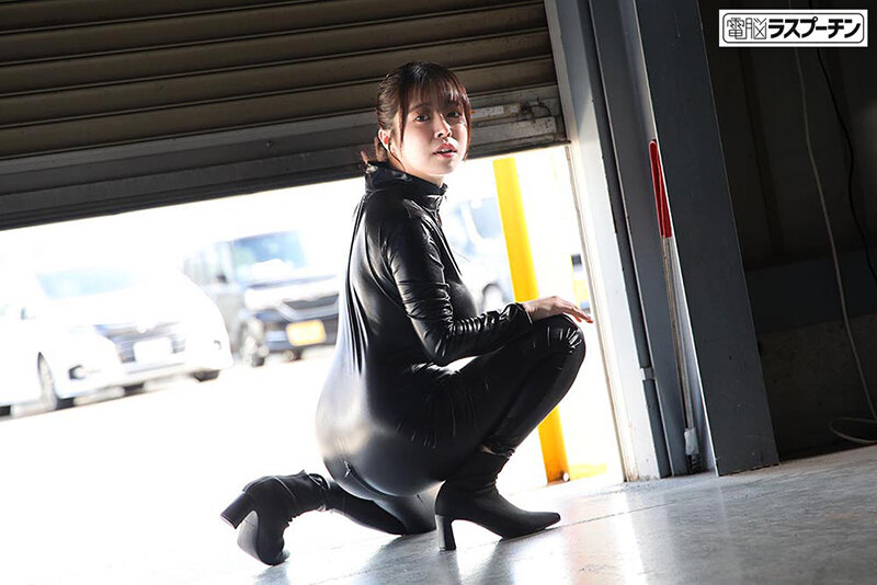 「羽月乃蒼が女捜査官役で中出し・潮吹き・拘束プレイに挑戦！巨乳が揺れる衝撃の潜入捜査」のサンプル画像3枚目